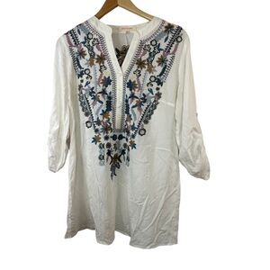 Solitaire embroidered tunic blouse. Beautiful. Light weight and earthy. Womens L